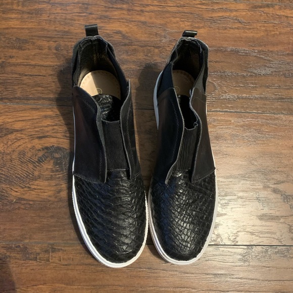 KAANAS Cozumel Black Chelsea Sneaker - Picture 3 of 4